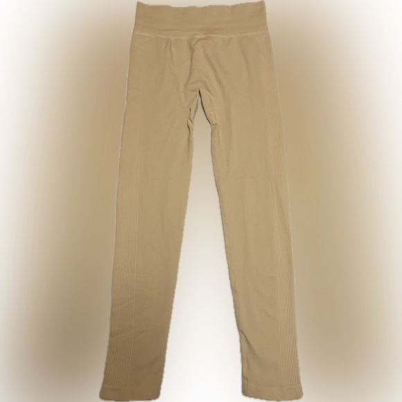 NWT gym leggings - Picture 2 of 3